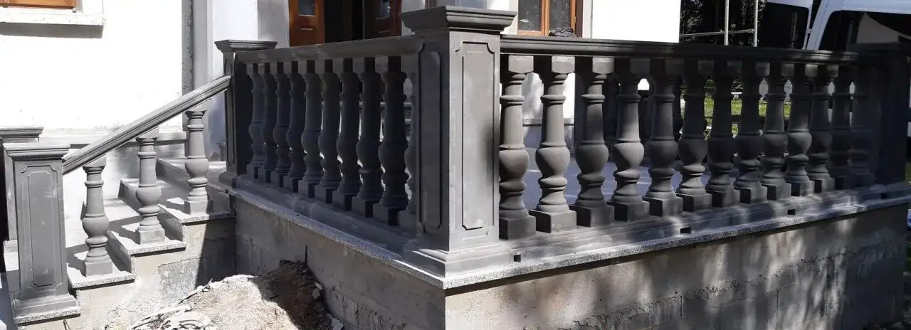 Słupki na balkon: Bezpieczeństwo i estetyka Twojej przestrzeni