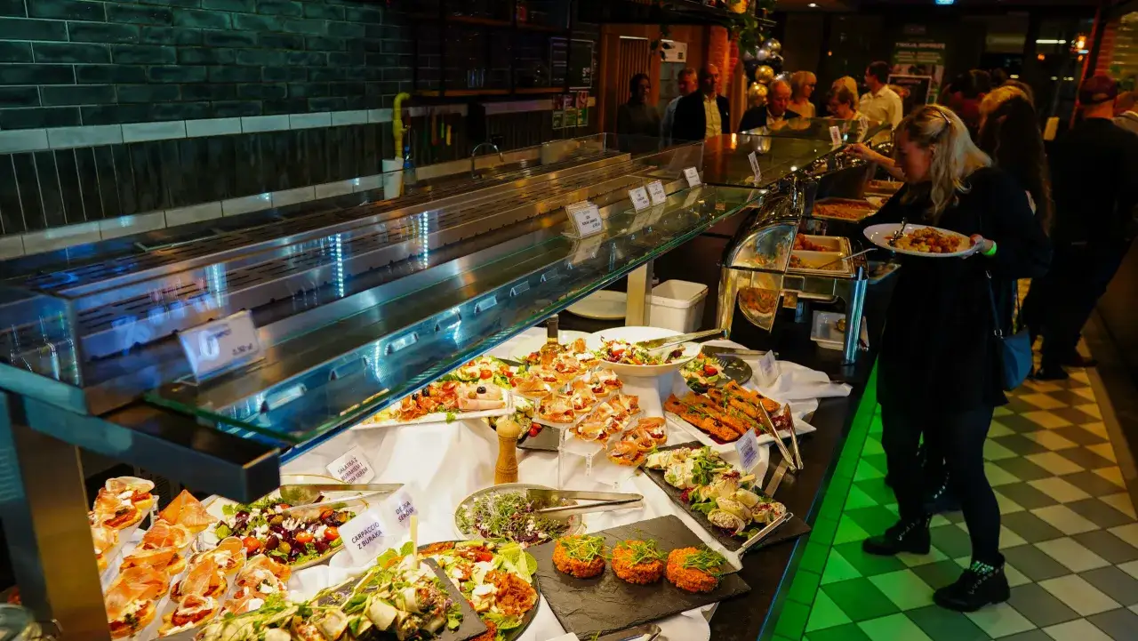 Sylwester Szczecin: Gdzie świętować? Bale, kluby, kultura i nocleg!