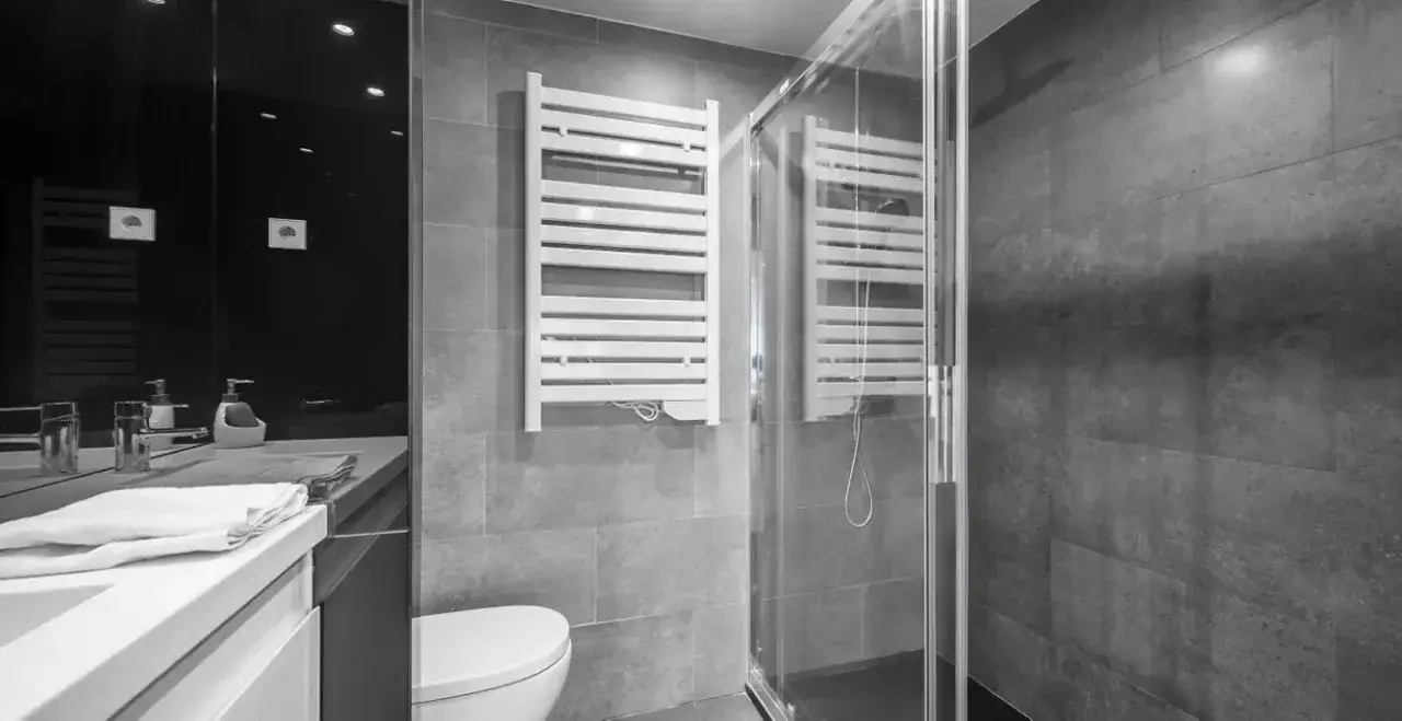 Jaki grzejnik do łazienki 6m2 - uniknij błędów przy wyborze