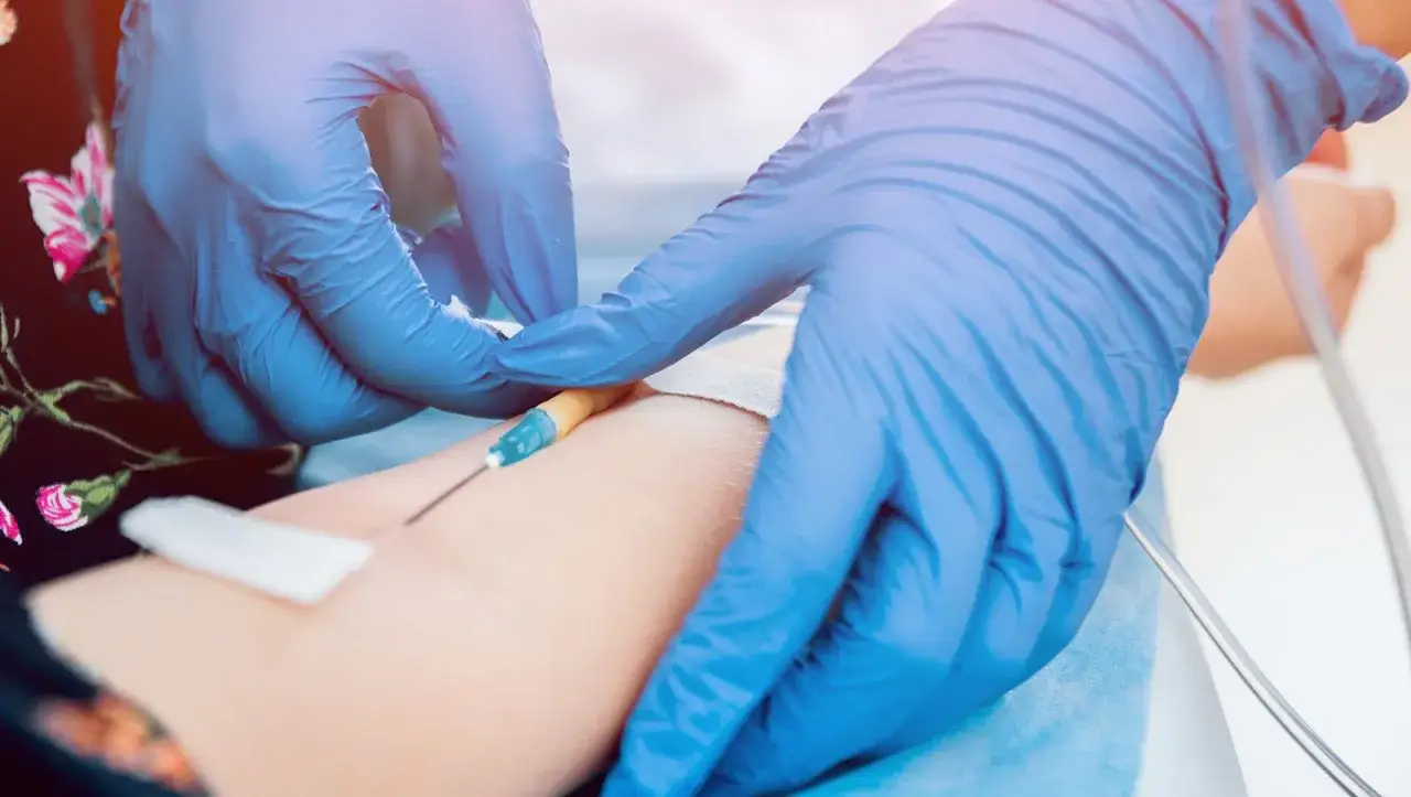 Wlew żelaza: Skutki uboczne co Cię czeka i jak reagować?