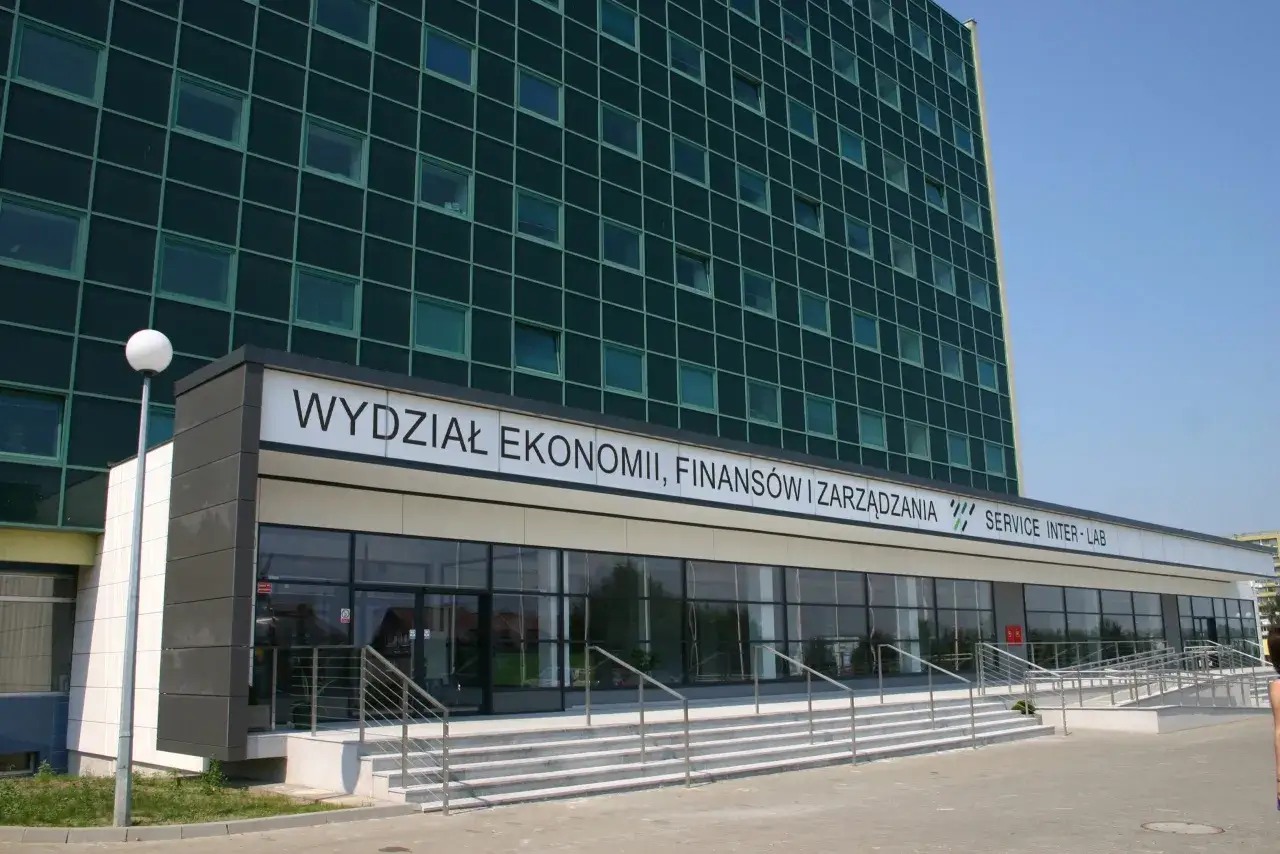 Uniwersytet Szczeciński Wydział Ekonomii Finansów i Zarządzania - Programy i Informacje