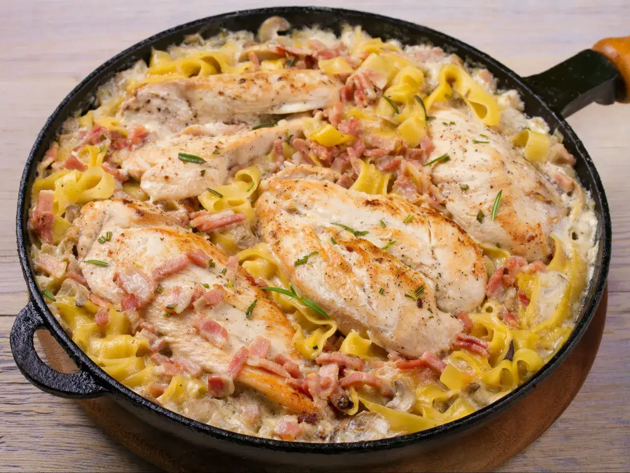 Przepis na spaghetti z kurczakiem, który zawsze się udaje i zachwyca