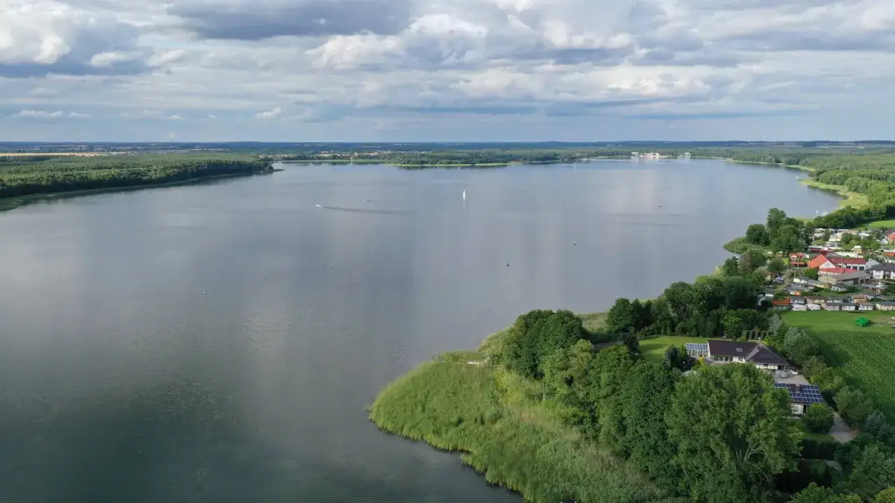 Jezioro w Boszkowie - wszystko o plażach, atrakcjach i wypoczynku 2025