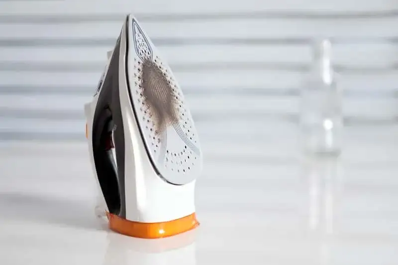 Jak używać żelazka - unikaj najczęstszych błędów i prasuj jak profesjonalista