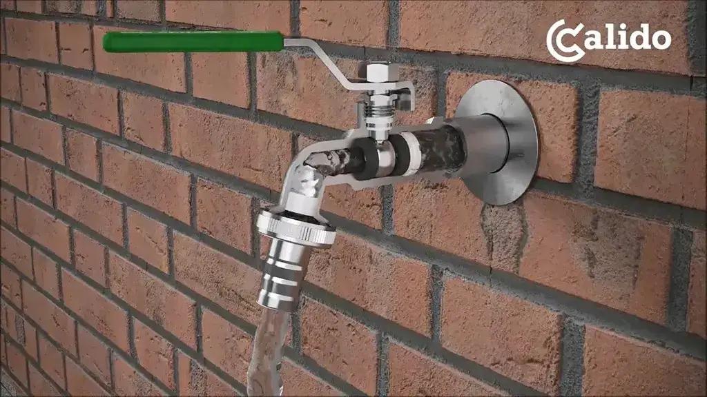 Jak zamontować kran ogrodowy – proste kroki, które ułatwią Ci pracę