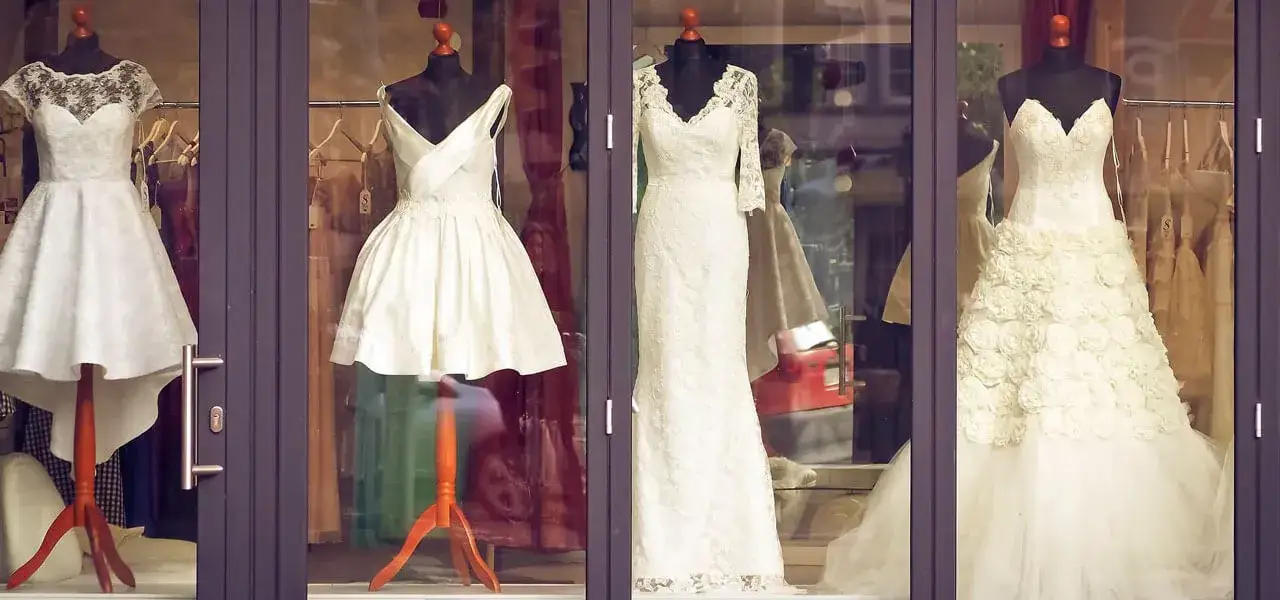 Gdzie oddać suknię ślubną? Sprawdź najlepsze opcje i uniknij strat