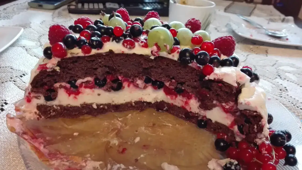 Jak zrobić tort dietetyczny, który zachwyci smakiem i zdrowiem