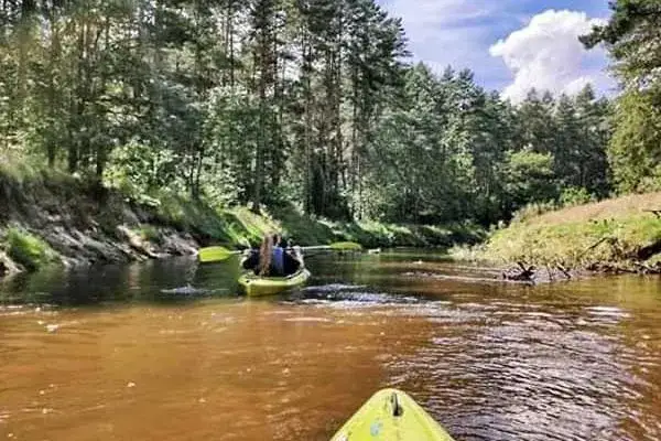 Spływ kajakowy Śląsk: Odkryj najlepsze trasy i niezapomniane przygody