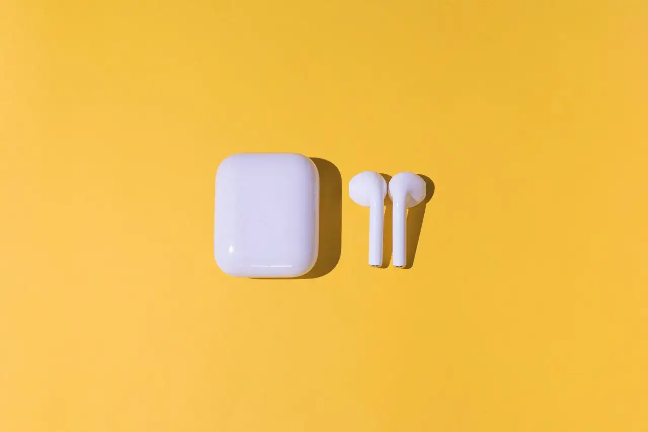 Ile kosztuje jedna słuchawka AirPods? Poznaj ceny i oferty
