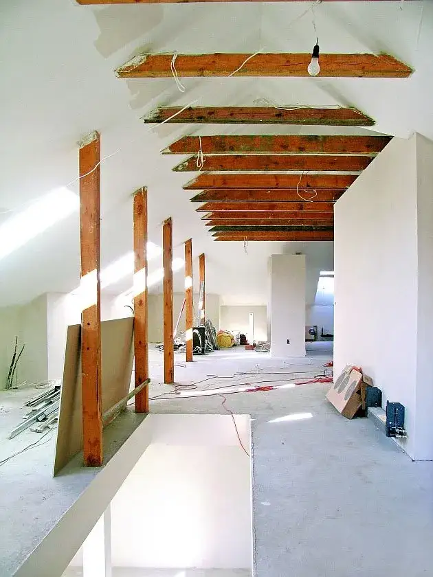 Ile kosztuje budowa poddasza? Poznaj ceny i koszty w 2023