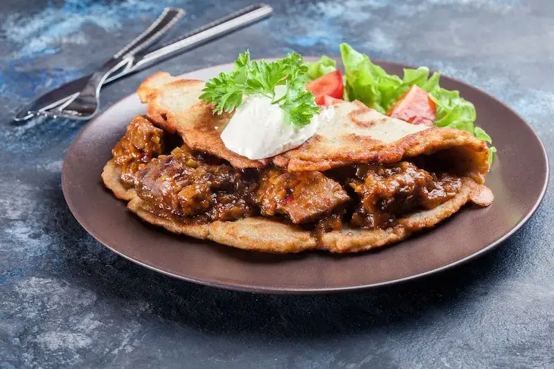 Jak zrobić placek po cygańsku - prosty przepis na pyszne danie