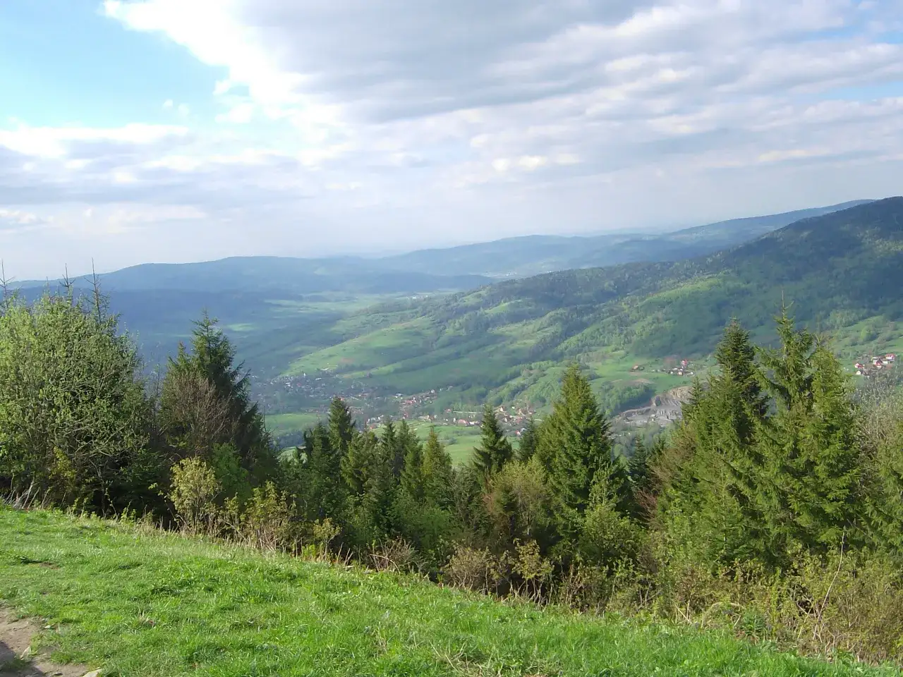 Czy warto wspiąć się na górę Luboń? 5 powodów, dla których warto!