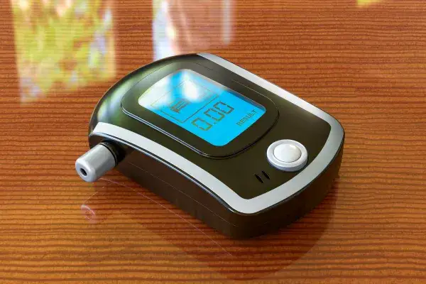 Czy alkomat pokazuje w promilach? Sprawdź, jak to działa!