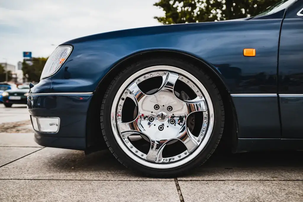 Jak wyprostować felgę aluminiową – skuteczne metody i porady, które oszczędzą czas i pieniądze