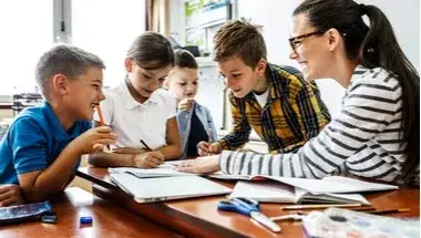 Nauczyciel nauczania początkowego czy edukacji wczesnoszkolnej - różnice