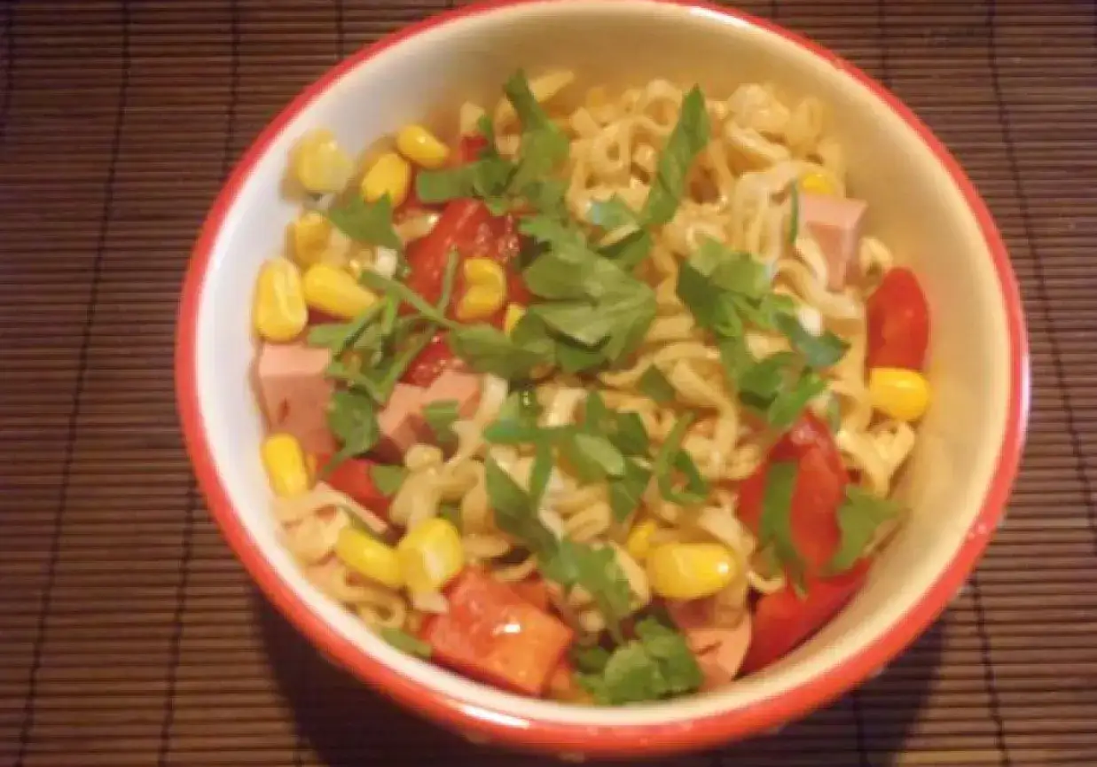 Sałatka jak z chińskiej restauracji – prosta i pyszna w 10 minut