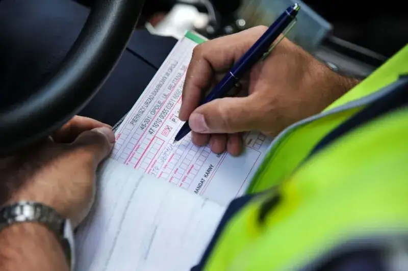 Jak zapłacić zgubiony mandat i uniknąć problemów – krok po kroku