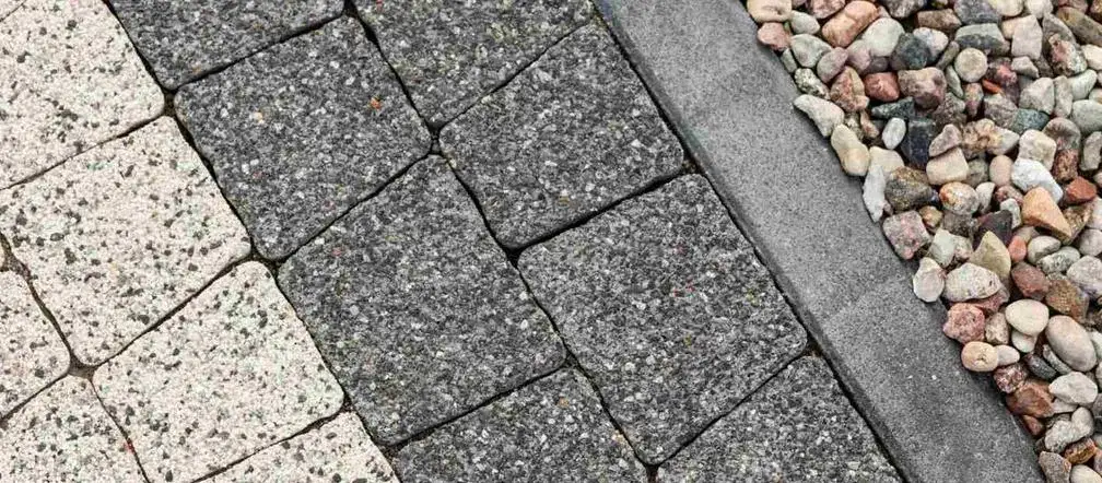 Jakie obrzeża na podjazd wybrać, aby uniknąć kosztownych błędów?