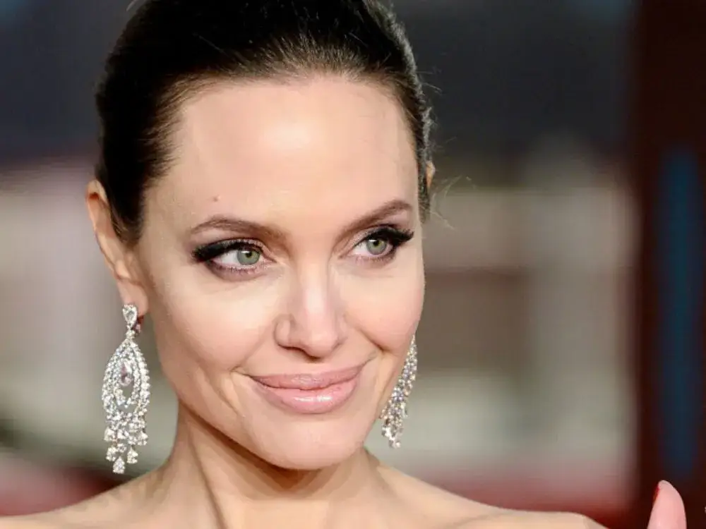 Z kim jest Angelina Jolie? Aktualne życie miłosne gwiazdy