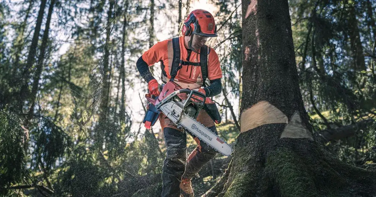 Najlepsze kaski motocyklowe Husqvarna – porównanie modeli i opinie
