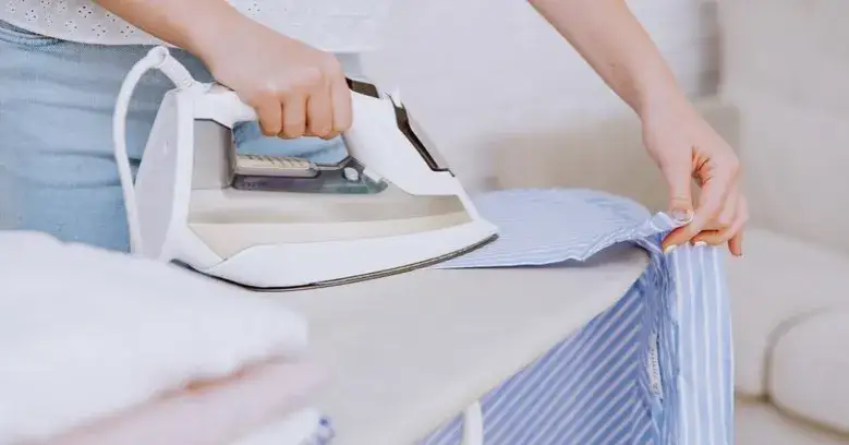 Jak prasować lnianą koszulę, aby uniknąć zniszczenia materiału
