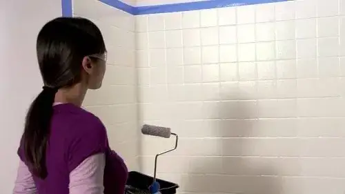 Ile kosztuje farba do malowania płytek? Ceny i porady dla oszczędnych