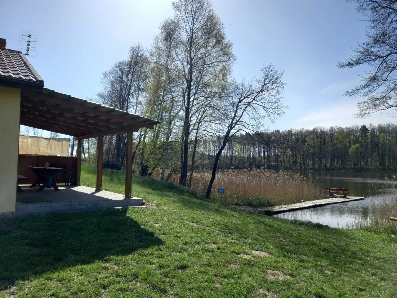 Domki letniskowe nad jeziorem z własnym pomostem w Kujawsko-Pomorskiem - idealne na relaks