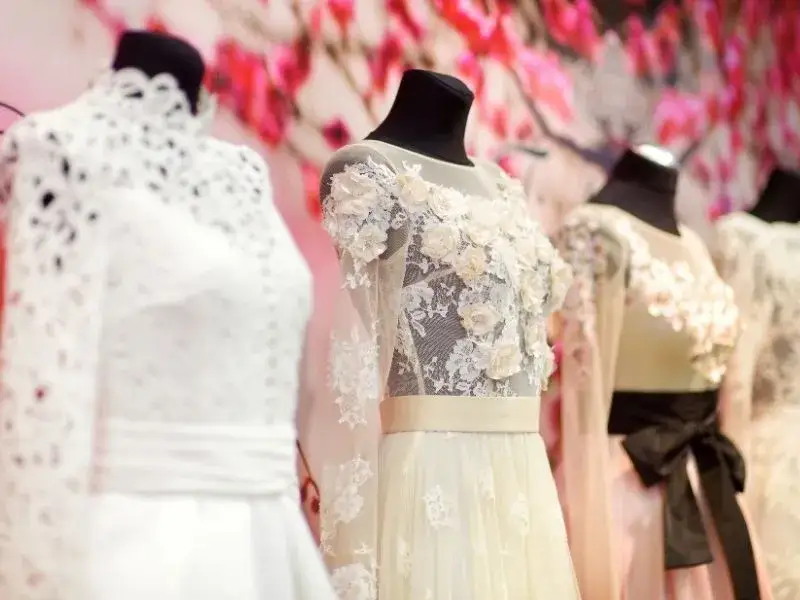 Jak wybrać suknię ślubną, aby uniknąć najczęstszych błędów