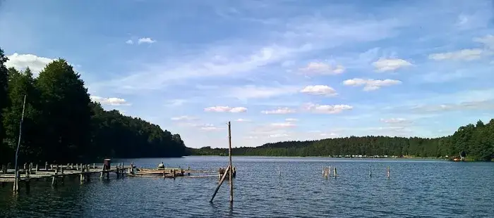 Jak zdobyć zezwolenie na połów ryb w jeziorze Dłużek i uniknąć problemów