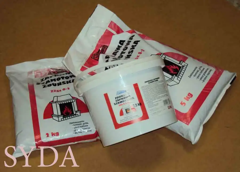 Glina czy zaprawa szamotowa – co wybrać do budowy? Porównanie