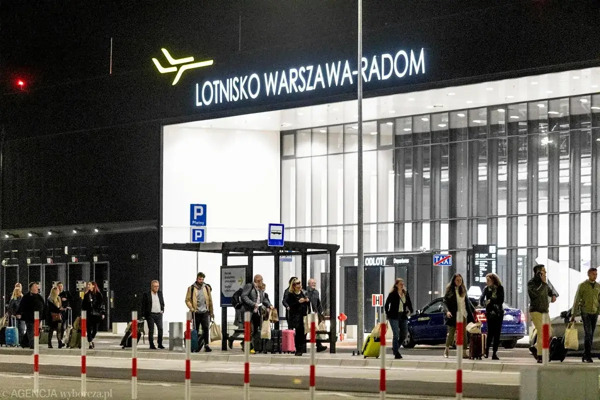 Dlaczego państwo kupiło lotnisko w Radomiu? Kluczowe powody i plany