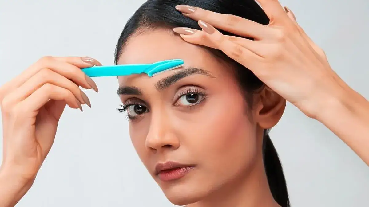 Jak używać trymer do brwi, aby uniknąć najczęstszych błędów
