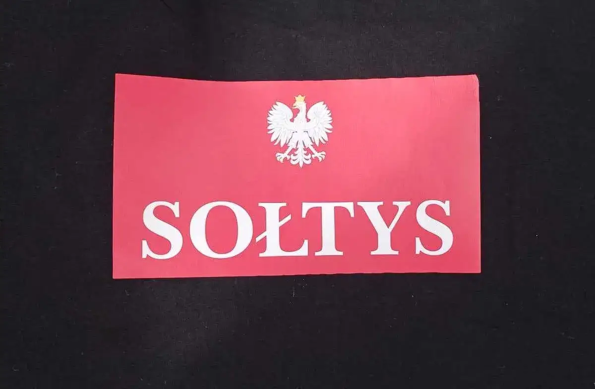 Ile zarabia sołtys? Zaskakujące fakty o wynagrodzeniu w gminie