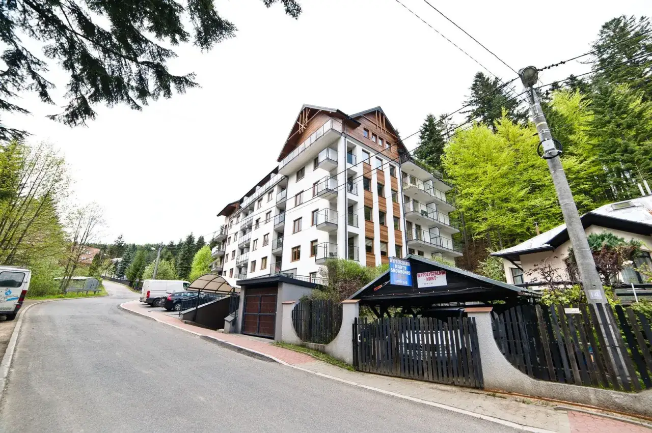 Narciarskie szaleństwo w Krynicy-Zdroju. Gdzie nocleg blisko stoku?