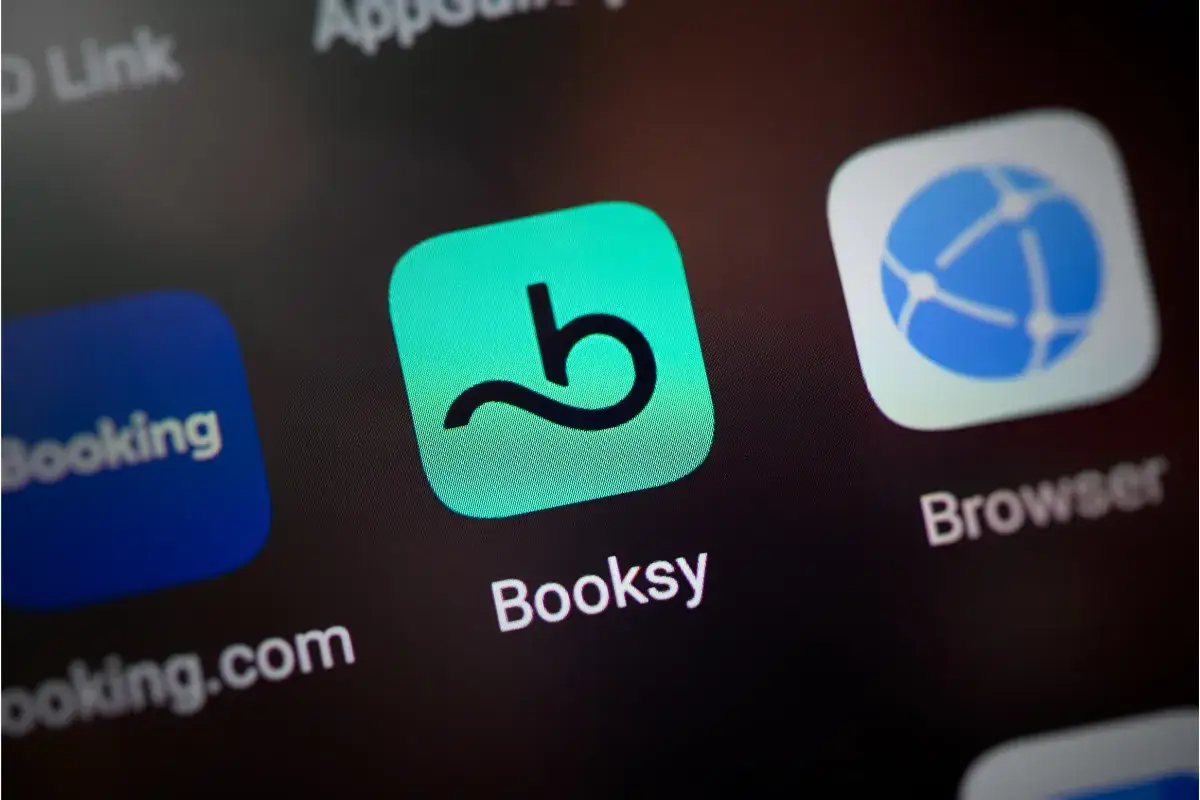 Aplikacja Booksy – co to jest i jak ułatwia rezerwację usług?