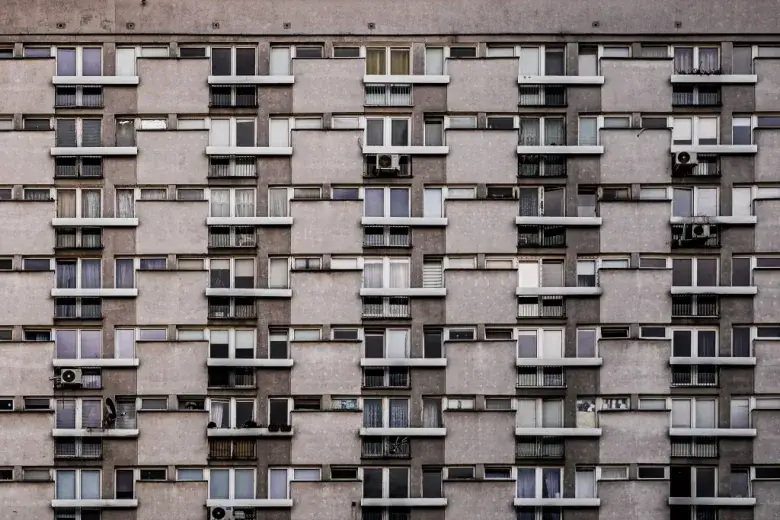 Czy dzieci muszą spłacać długi rodziców za mieszkanie? Sprawdź, co grozi