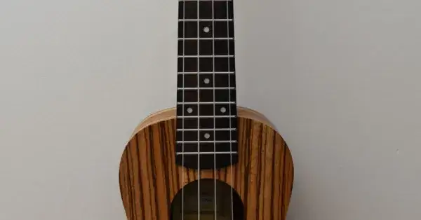 Jak czytać nuty na ukulele i szybko poprawić swoje umiejętności