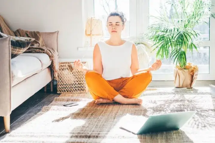 Medytacja wdzięczności: prosty sposób na lepsze samopoczucie każdego dnia