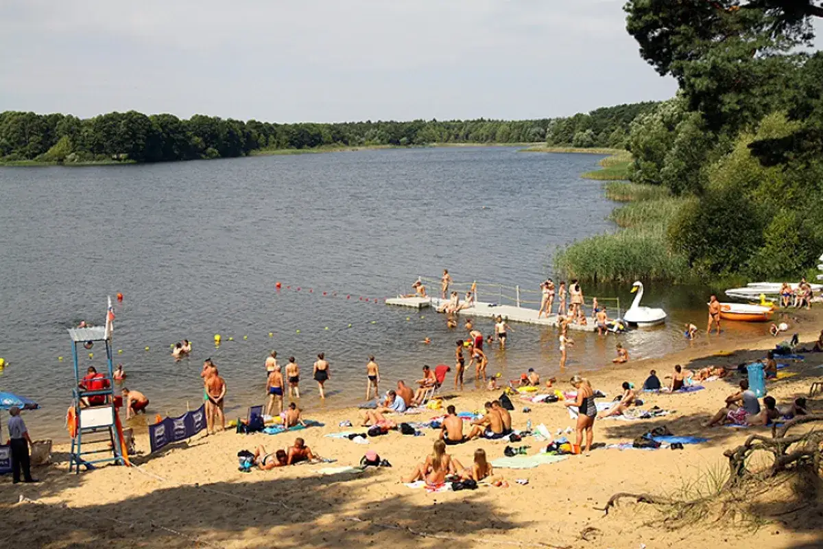 Jezioro Wikaryjskie - najlepsze atrakcje i plaże na letni wypoczynek
