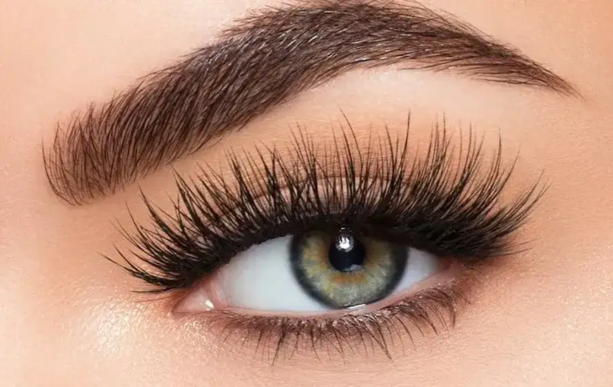 Czy doczepiane rzęsy się maluje? Poznaj zasady i zalecenia pielęgnacyjne.