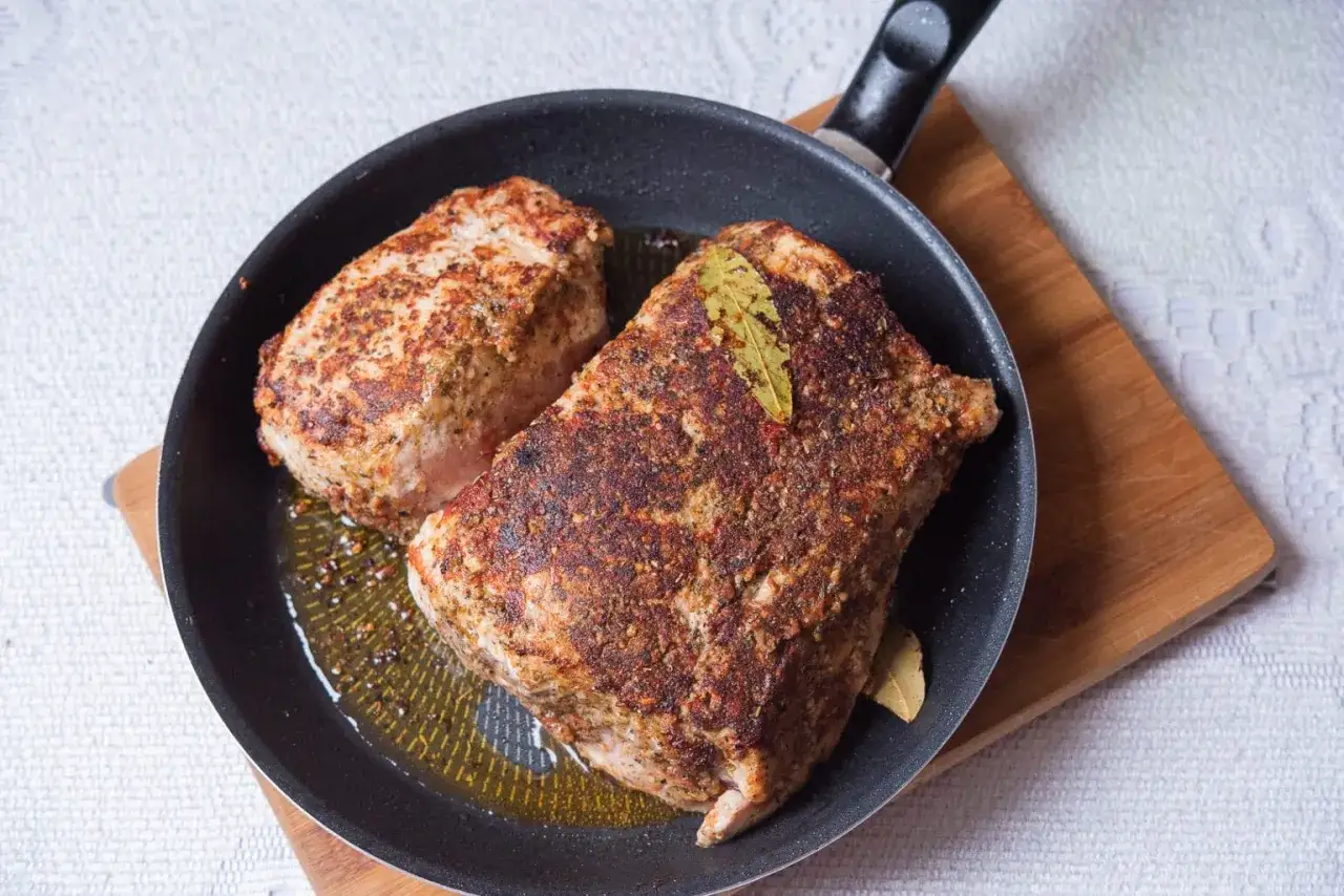 Pieczenie schabu ile czasu – uniknij przesuszenia mięsa i ciesz się smakiem