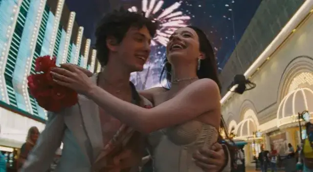 Anora: Krytyczna analiza hitu, która zaskakuje i porusza serca