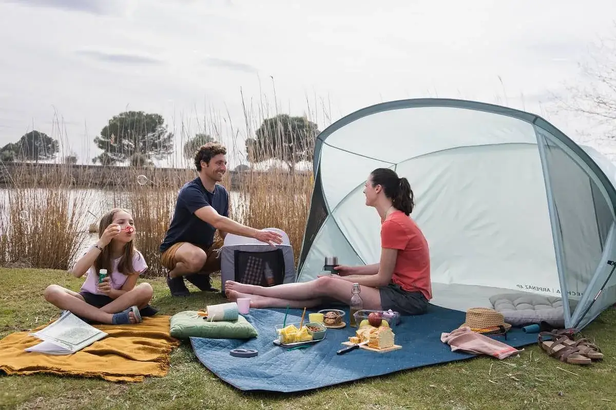 Co potrzebne na kemping: niezbędnik dla początkujących turystów