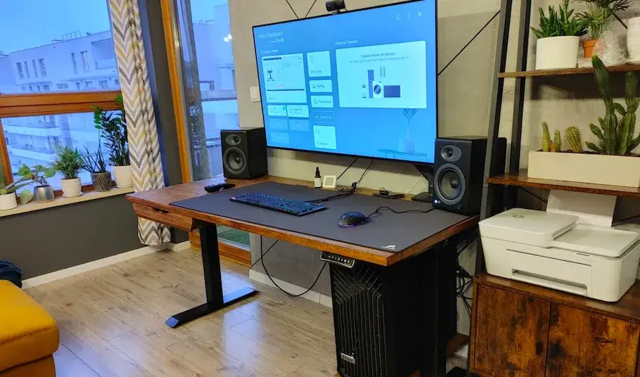 Jak wybrać idealne biurko do swojego domu?