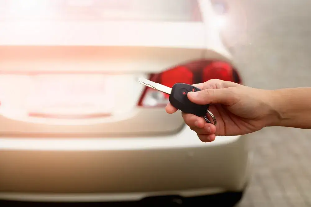 Ile kluczyków standardowo dostaje się z nowym samochodem? Wszystko co musisz wiedzieć