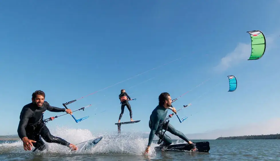 Jak dobrać sprzęt do kitesurfingu, aby uniknąć kosztownych błędów
