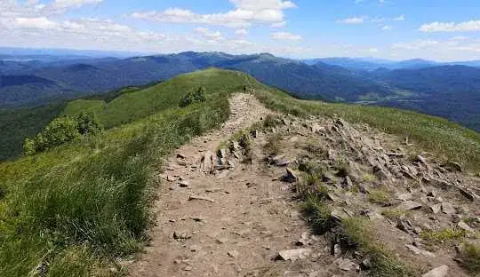 Najlepsze trasy motocyklowe w Podkarpaciu - odkryj niezapomniane widoki