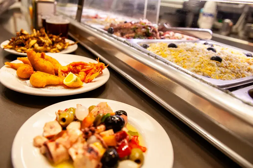 Gdzie tanio i dobrze zjeść w Walencji: 15 sprawdzonych restauracji od 2 EUR