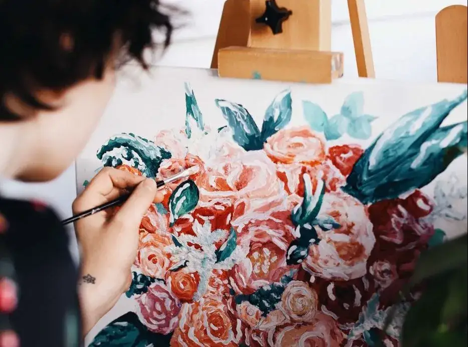 Czym można malować na płótnie? Porównanie farb i ich właściwości