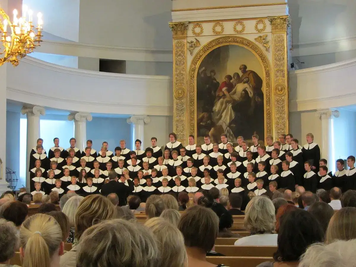 Jak się pisze chór? Poznaj poprawną pisownię i znaczenie tego słowa